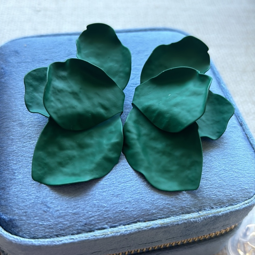 NWT forest green Metal Petal Earrings - Picture 3 of 6